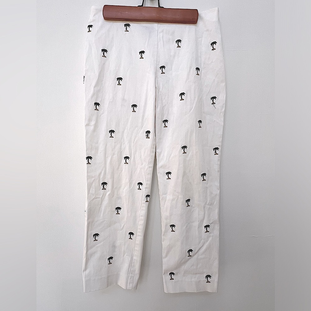 Women’s sz. 8 White Stretch Cotton Palm Tree Embroidery Cropped Pants